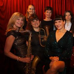 Women in Swing
